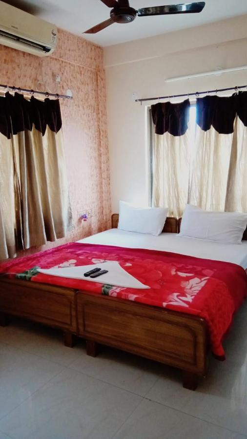 כלכותה The Tavern Orchid Hotel מראה חיצוני תמונה