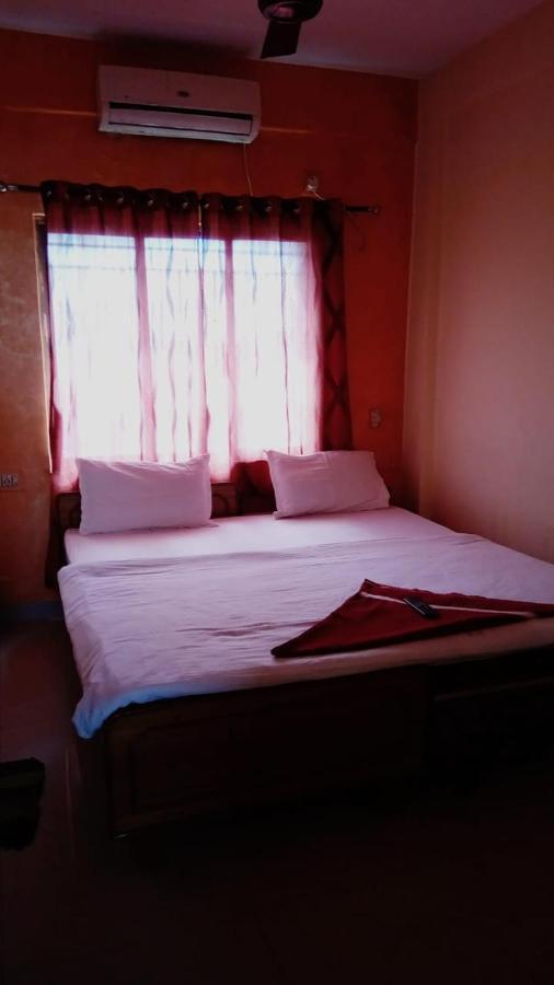 כלכותה The Tavern Orchid Hotel מראה חיצוני תמונה