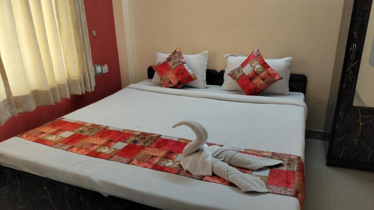 כלכותה The Tavern Orchid Hotel מראה חיצוני תמונה
